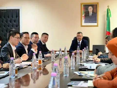 الوكالة الجزائرية لترقية الاستثمار تستقبل وفدا عن الشركة الصينية لصناعة السيارات “جيلي” الوكالة الجزائرية لترقية الاستثمار تستقبل وفدا عن الشركة الصينية لصناعة السيارات “جيلي”