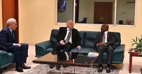 بصفته مبعوثا خاصا لرئيس الجمهورية، عطاف يحل بجمهورية الكونغو