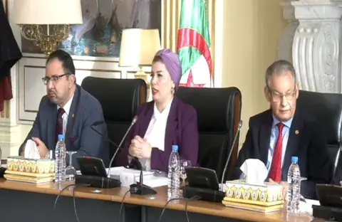 مولوجي تشيد بقرار رئيس الجمهورية القاضي بتمديد فترة عطلة الأمومة