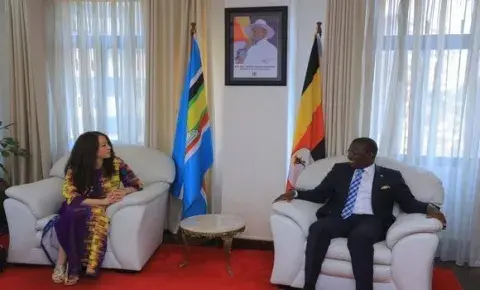 منصوري تعقد بكمبالا لقاء ثنائيا مع نائب وزير الشؤون الخارجية  الأوغندي المكلف بالتعاون الإقليمي منصوري تعقد بكمبالا لقاء ثنائيا مع نائب وزير الشؤون الخارجية  الأوغندي المكلف بالتعاون الإقليمي