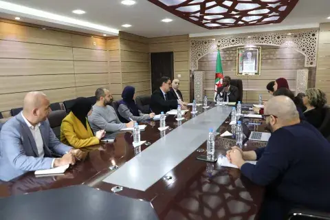 وزير الشباب يستقبل وفدا عن مكتب الأمم المتحدة الإنمائي بالجزائر