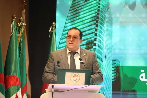 وهران: وزير الاتصال يؤكد على ضرورة تعزيز الإعلام التنموي وهران: وزير الاتصال يؤكد على ضرورة تعزيز الإعلام التنموي