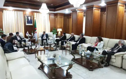 عرقاب يبحث مع سفير جمهورية كوريا سبل تعزيز التعاون  الثنائي عرقاب يبحث مع سفير جمهورية كوريا سبل تعزيز التعاون  الثنائي