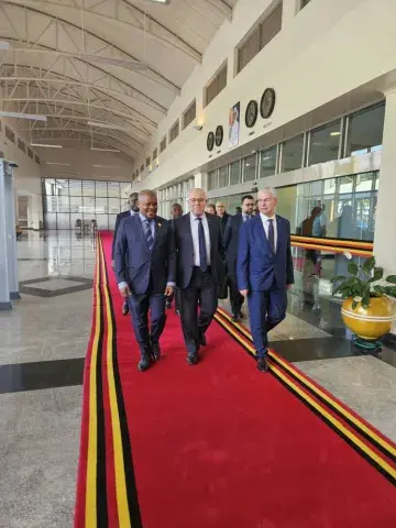 وزير الفلاحة يشارك الخميس بأوغندا في أشغال القمة الاستثنائية للاتحاد الإفريقي حول أجندة برنامج التنمية الزراعية وزير الفلاحة يشارك الخميس بأوغندا في أشغال القمة الاستثنائية للاتحاد الإفريقي حول أجندة برنامج التنمية الزراعية