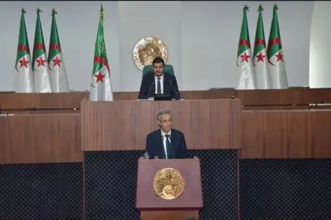 وزير الثقافة والفنون يؤكد على مواصلة إنجاز وتجهيز مكتبات المطالعة العمومية عبر مختلف الولايات وزير الثقافة والفنون يؤكد على مواصلة إنجاز وتجهيز مكتبات المطالعة العمومية عبر مختلف الولايات