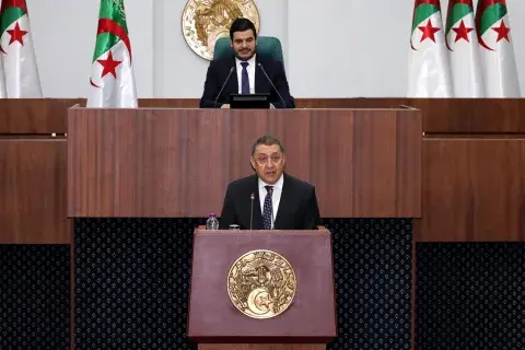 وزير الداخلية:جهود الدولة متواصلة للتكفل باحتياجات سكان مناطق الظل