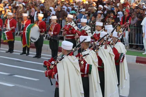 إحياء رأس السنة الأمازيغية الجديدة 2975: استعراض كبير للتراث الثقافي وسط مدينة تيميمون إحياء رأس السنة الأمازيغية الجديدة 2975: استعراض كبير للتراث الثقافي وسط مدينة تيميمون