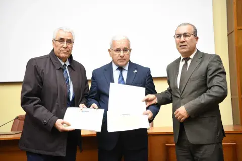 بوغالي يتسلم التقرير النهائي لمقترحات مراجعة المشروعين التمهيديين لقانوني البلدية والولاية