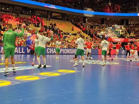 كرة اليد/مونديال-2025/ المجموعة 2 (الجولة 1): انهزام المنتخب الجزائري أمام الدانمرك كرة اليد/مونديال-2025/ المجموعة 2 (الجولة 1): انهزام المنتخب الجزائري أمام الدانمرك