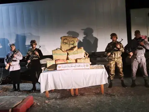 إحباط محاولة تهريب 204 كلغ من الكيف المعالج ببشار إحباط محاولة تهريب 204 كلغ من الكيف المعالج ببشار