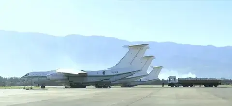 تنفيذاً لتعليمات رئيس الجمهورية ..إرسال مساعدات إنسانية إلى بوركينا فاسو