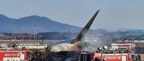 كوريا الجنوبية: ارتفاع حصيلة ضحايا تحطم طائرة إلى 176 وفاة كوريا الجنوبية: ارتفاع حصيلة ضحايا تحطم طائرة إلى 176 وفاة