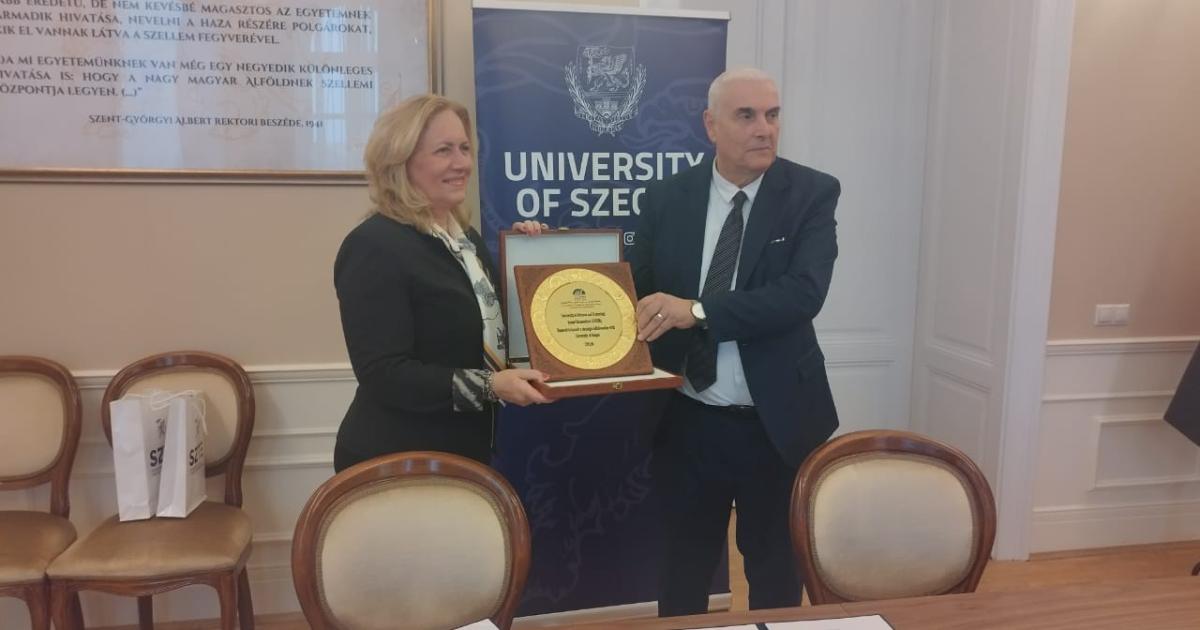 جامعة هواري بومدين للعلوم والتكنولوجيا توقع اتفاقية تعاون مع جامعة سيغيد  المجرية | التلفزيون الجزائري