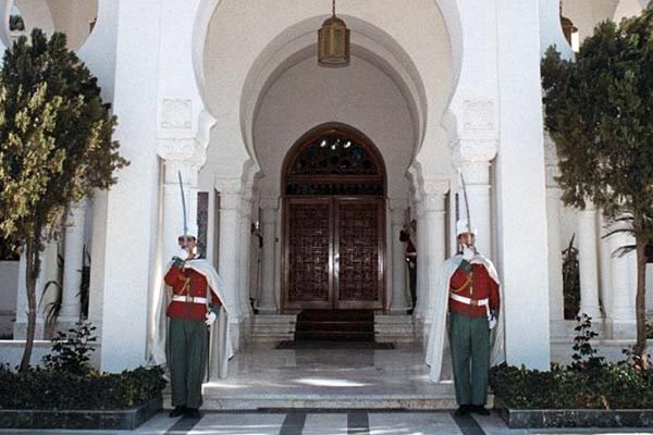 Photo de Présidence : nommination le Général Belkacem Laribi Directeur général de la sécurité et de la protection présidentielle