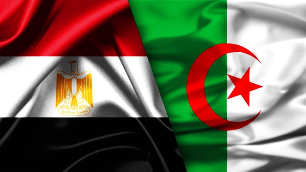 صورة سفارة الجزائر بالقاهرة تدعو الجزائريين إلى الإسراع في التسجيل من أجل ترحيلهم