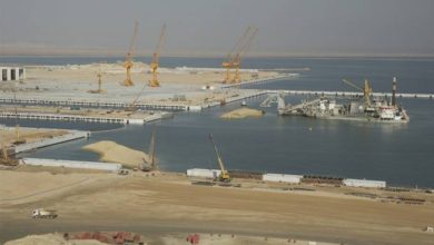صورة رئيس الجمهورية يأمر بإعادة دراسة مشروع ميناء الوسط بالحمدانية وفق قواعد “شفافة و جديدة”