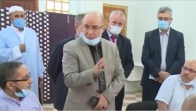صورة وزير الشؤون الدينية يشرف على تنصيب لجنة تأليف المقررات الرسمية للمدرسة القرآنية