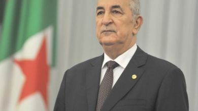 Photo de Le président de la République présente ses condoléances suite au décès du moudjahid et artiste Boulifa El-Hadi