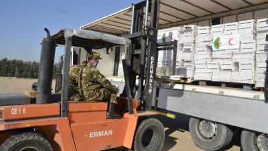 Photo of L’Algérie envoie une deuxième cargaison d’aides humanitaires au Mali