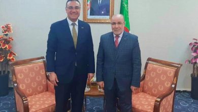 صورة وزير الشؤون الدينية والأوقاف يستقبل السفير المصري بالجزائر