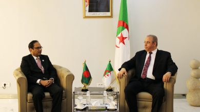 صورة زغدار يستقبل سفيري البرازيل وبنغلاديش بالجزائر