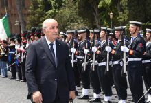 صورة رئيس الجمهورية يحل بنابولي في إطار زيارته إلى إيطاليا