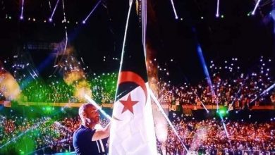 صورة حناجر الجزائريين تصدح بالنشيد الوطني خلال حفل إفتتاح الدورة 19 لألعاب البحر الأبيض المتوسط بوهران