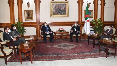 صورة رئيس الجمهورية السيّد عبد المجيد تبون يستقبل الأمين العام للإتحاد العام للتجار والحرفيين الجزائريين