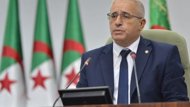صورة رئيس المجلس الشعبي الوطني: يدعو إلى التحلي بالوعي لتفويت الفرصة على المتربصين بأمن واستقرار الجزائر