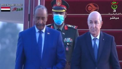 Photo de Sommet arabe: Arrivée à Alger du président du Conseil de souveraineté de transition du Soudan