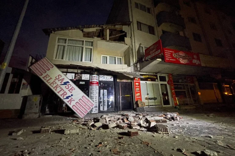 تركيا: زلزال بقوة 5.9 درجة يضرب ولاية دوزجة