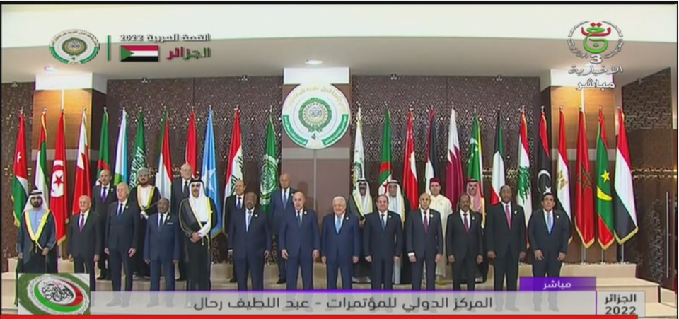 Début des travaux du Sommet arabe à Alger