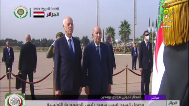 Photo of Tunisian President Kaïs Saïed arrives in Algeria to participate in the Arab Summit