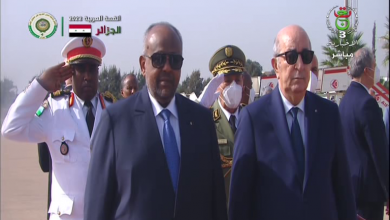 Photo de Sommet arabe: arrivée à Alger du président djiboutien
