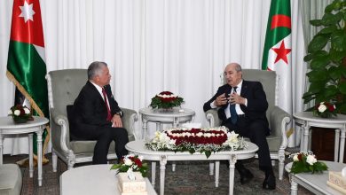 صورة رئيس الجمهورية يجري محادثات موسعة مع ملك الأردن عبد الله الثاني