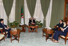 صورة رئيس الجمهورية السيّد عبد المجيد تبون يستقبل البروفيسور الياس زرهوني