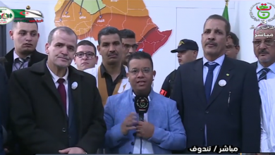Photo of Rezig and his Mauritanian counterpart inaugurate the El-Mouggar International Fair in Tindouf