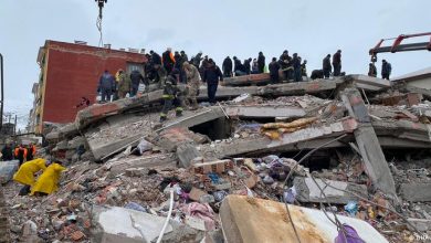 صورة تركيا: ارتفاع حصيلة ضحايا الزلزال إلى 6957 وفاة و38224 جريح