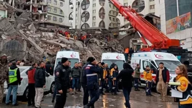 صورة تركيا: ارتفاع حصيلة ضحايا الزلزال إلى 8574 وفاة و49133 جريح