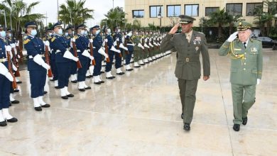 Photo de Le Général d’Armée Saïd Chanegriha reçoit le Commandant de Africom