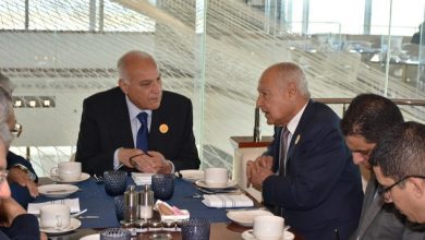 صورة وزير الشؤون الخارجية والجالية الوطنية بالخارج يجري محادثات ثنائية مع الأمين العام لجامعة الدول العربية