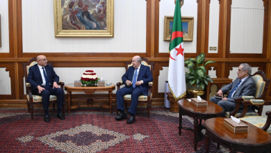 صورة رئيس الجمهورية السيّد عبد المجيد تبون يستقبل رئيس حركة مجتمع السلم