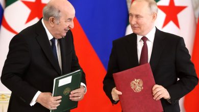 صورة رئيس الجمهورية ونظيره الروسي يوقعان بموسكو على إعلان الشراكة الاستراتيجية المعمقة