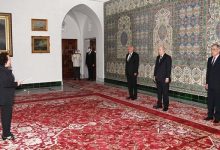 صورة رئيس الجمهورية يتسلم أوراق اعتماد أربعة سفراء جدد لدى الجزائر