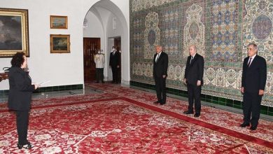 Photo de Le président de la République reçoit les lettres de créances de 4 nouveaux ambassadeurs en Algérie