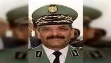 Photo de Condoléances du Chef d’Etat Major de l’Armée Nationale Populaire à la famille du défunt le Moudjahid le Général-major a la retraite DIB Makhlouf