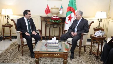 صورة قوجيل يستقبل سفير تركيا بالجزائر