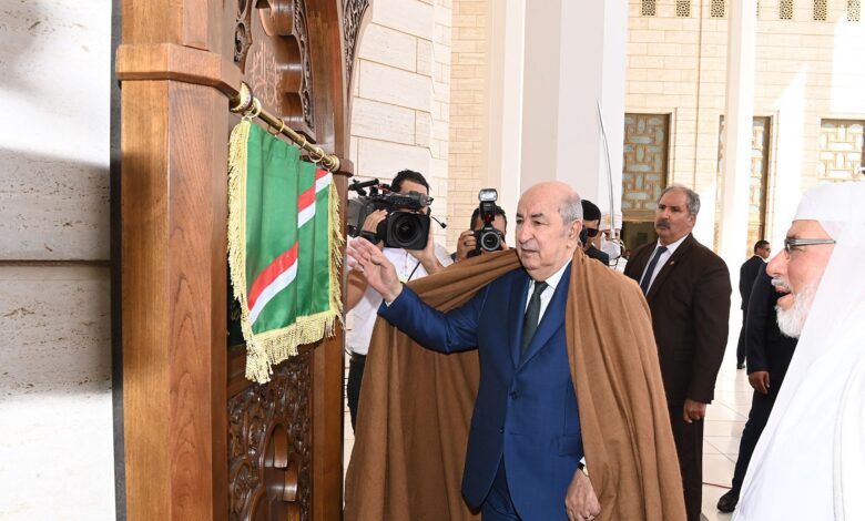 صورة رئيس الجمهورية يشرف على مراسم التدشين الرسمي لجامع الجزائر