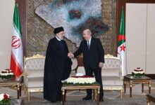 صورة الجزائر-إيران: رئيس الجمهورية يؤكد عزمه على الارتقاء بالتعاون الثنائي إلى مستوى الإرادة السياسية للبلدين  
