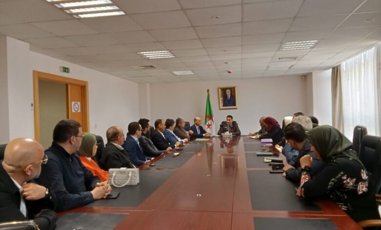 صورة وزير الاتصال يُؤكد على ضرورة مراعاة قيم وعادات المجتمع الجزائري في الشبكة البرامجية الرمضانية